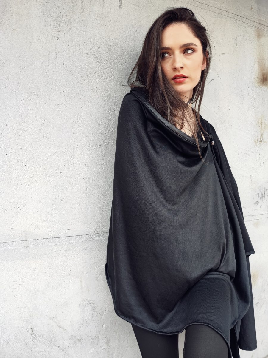 Poncho Alta California Roboto Mujer