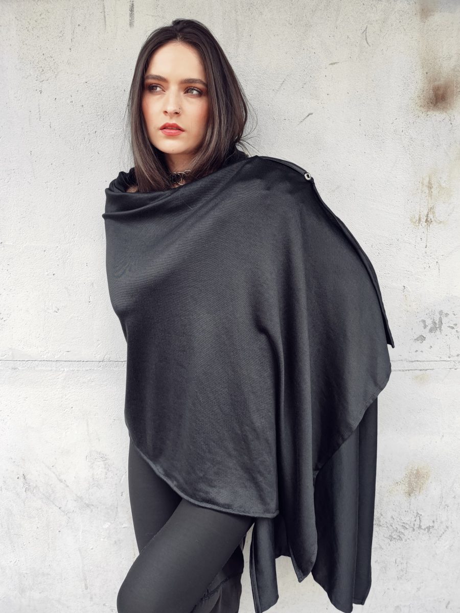 Poncho Alta California Roboto Mujer